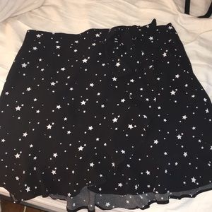 Star print skirt
